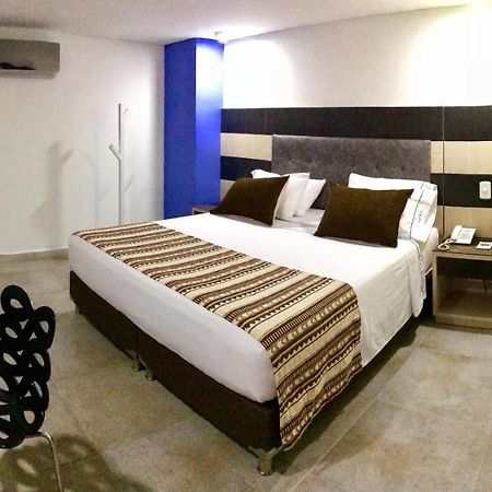 Hotel Parque 70 Медельин Экстерьер фото