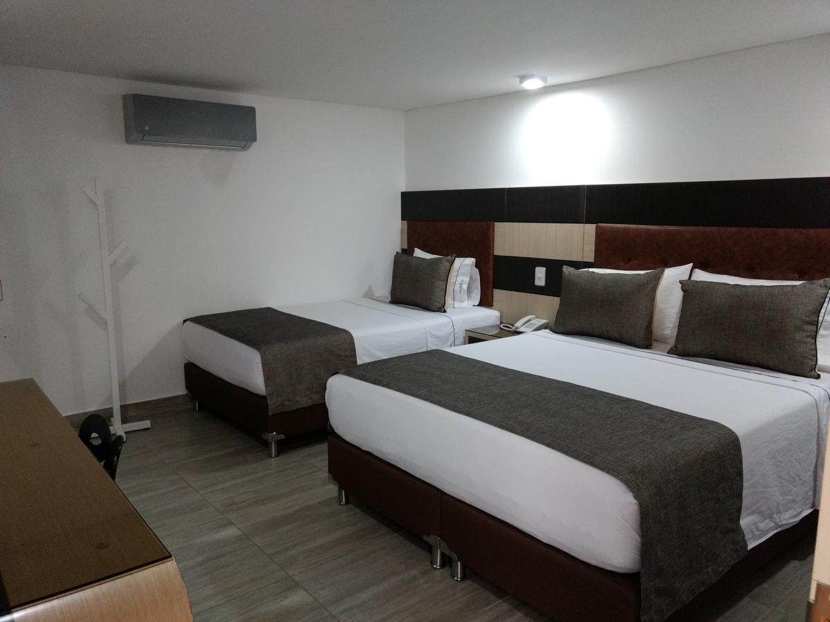 Hotel Parque 70 Медельин Экстерьер фото
