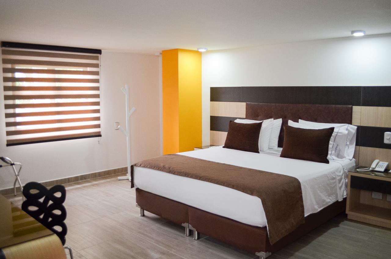 Hotel Parque 70 Медельин Экстерьер фото