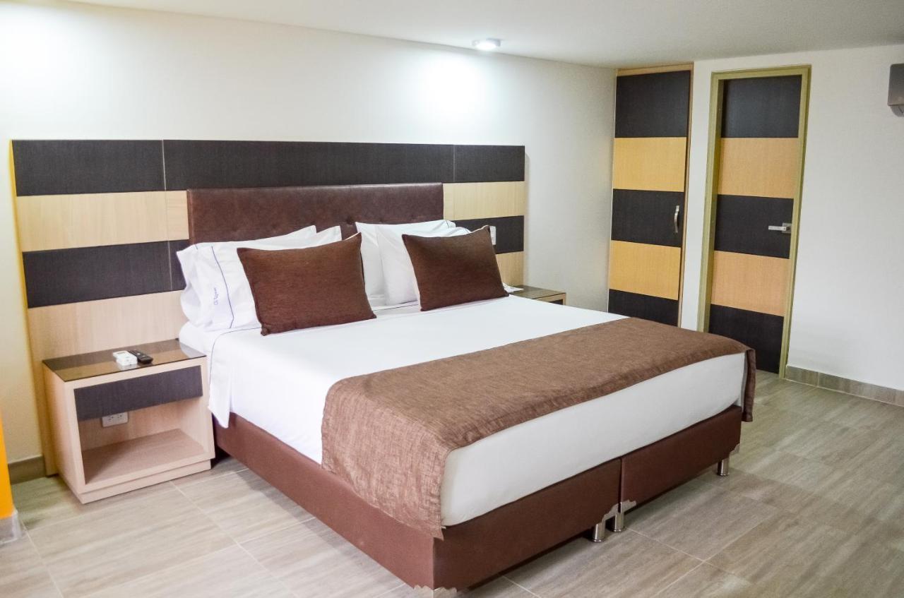 Hotel Parque 70 Медельин Экстерьер фото