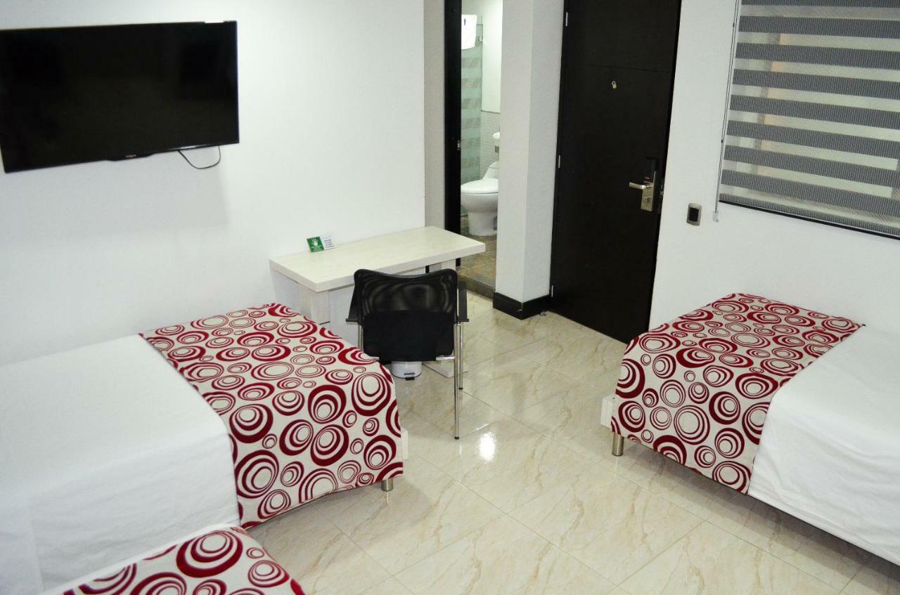 Hotel Parque 70 Медельин Экстерьер фото