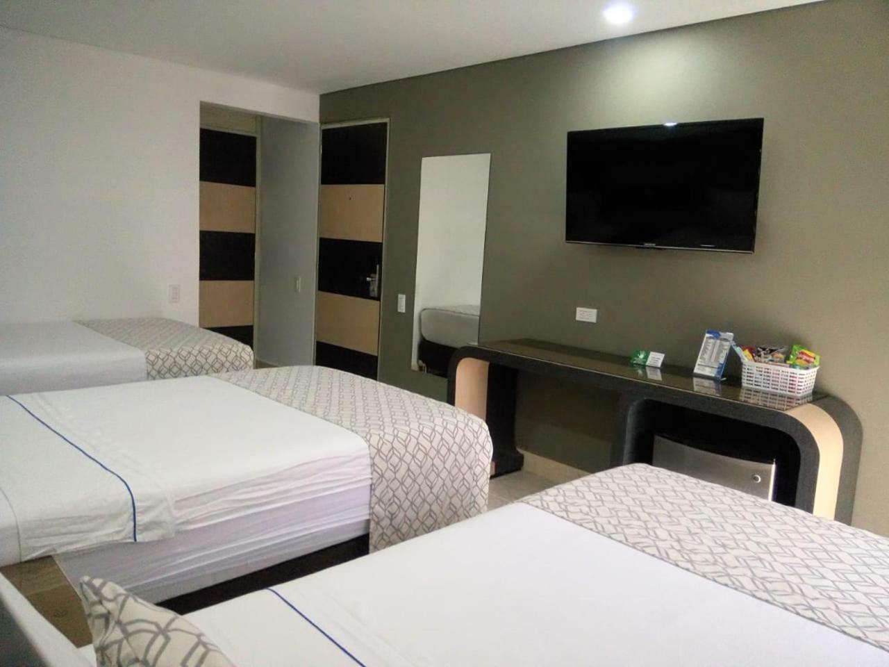 Hotel Parque 70 Медельин Экстерьер фото