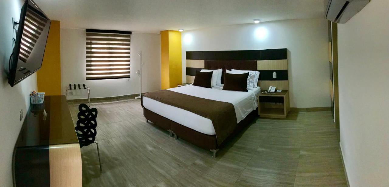 Hotel Parque 70 Медельин Экстерьер фото