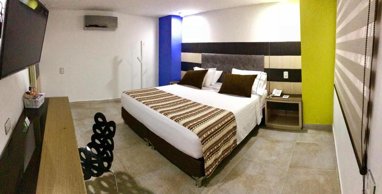 Hotel Parque 70 Медельин Экстерьер фото